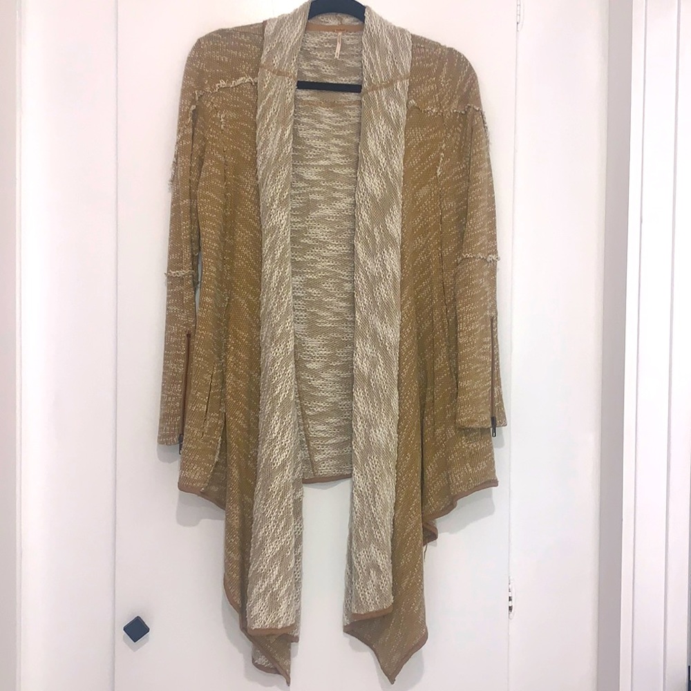 NWT Free People Hi-Lo Open Cardigan w/ Pockets and Zip Cuffs Tan & Ivory Medium